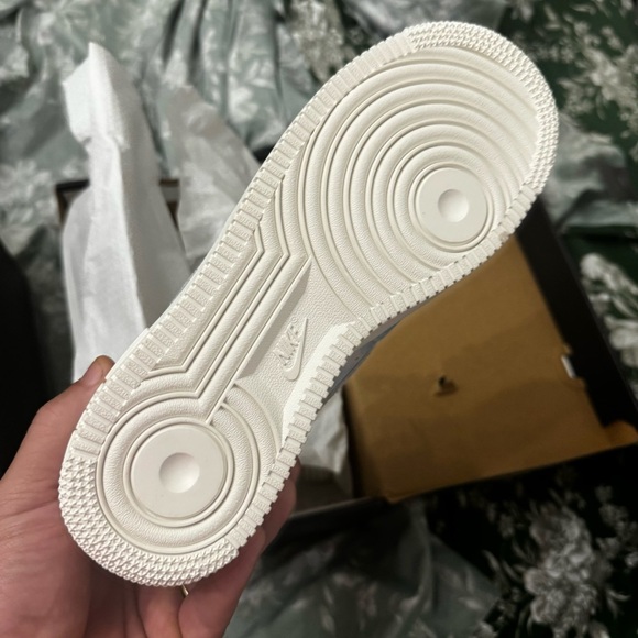 Nike AF1 Shadow in White and Black - Picture 2 of 4